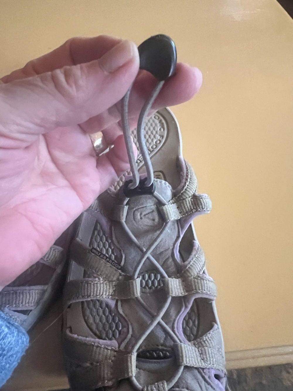 KEEN Women's Whisper hybrid hiking/water sandal/Slise in Tan - Size 9 - Picture 8 of 8